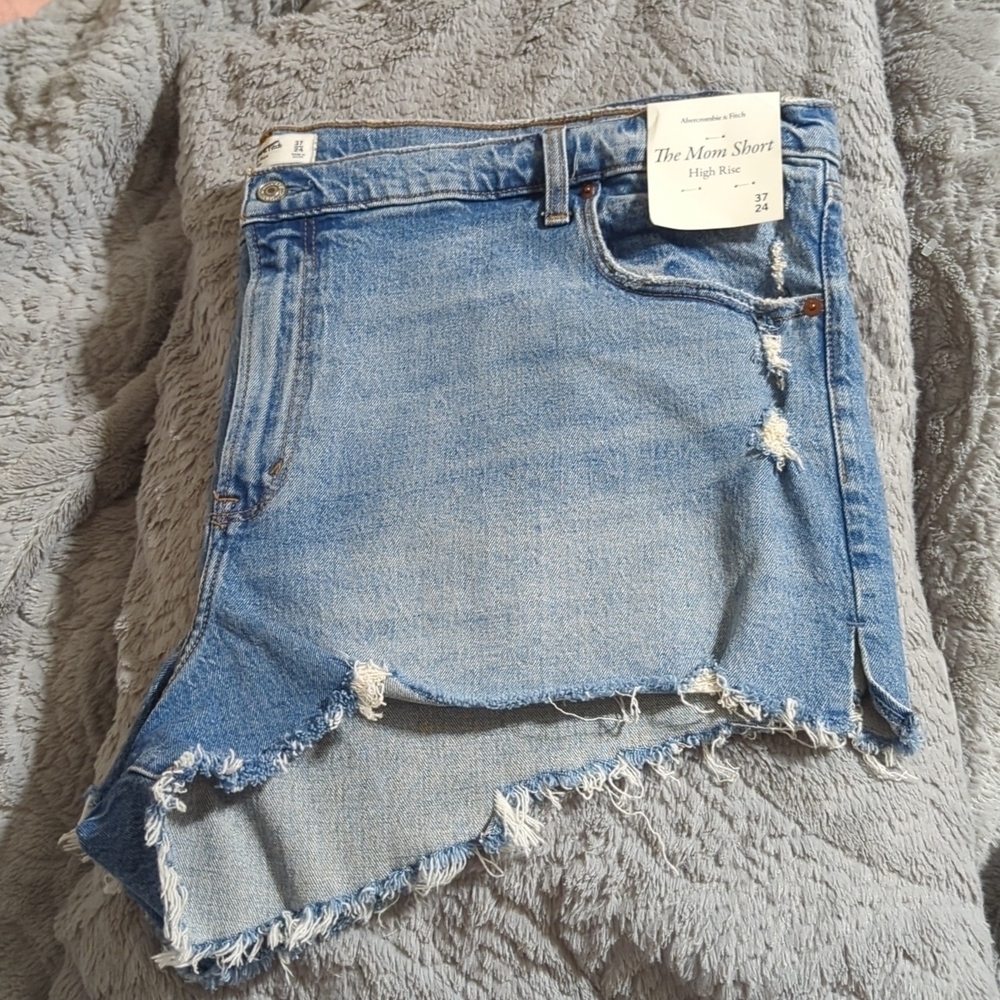 High Rise Distressed Mom Shorts - Picture 4 of 9